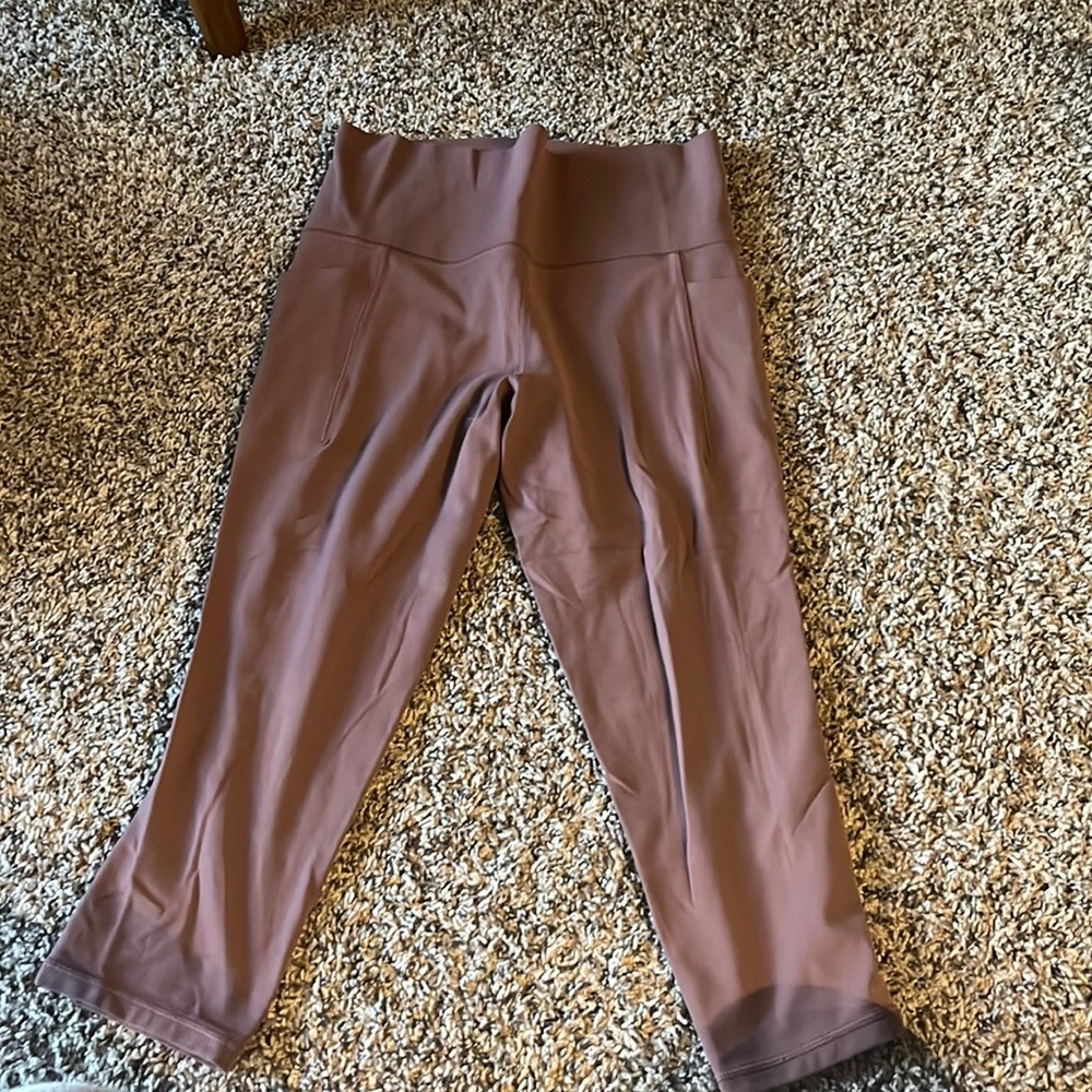 Athlete leggings with pockets